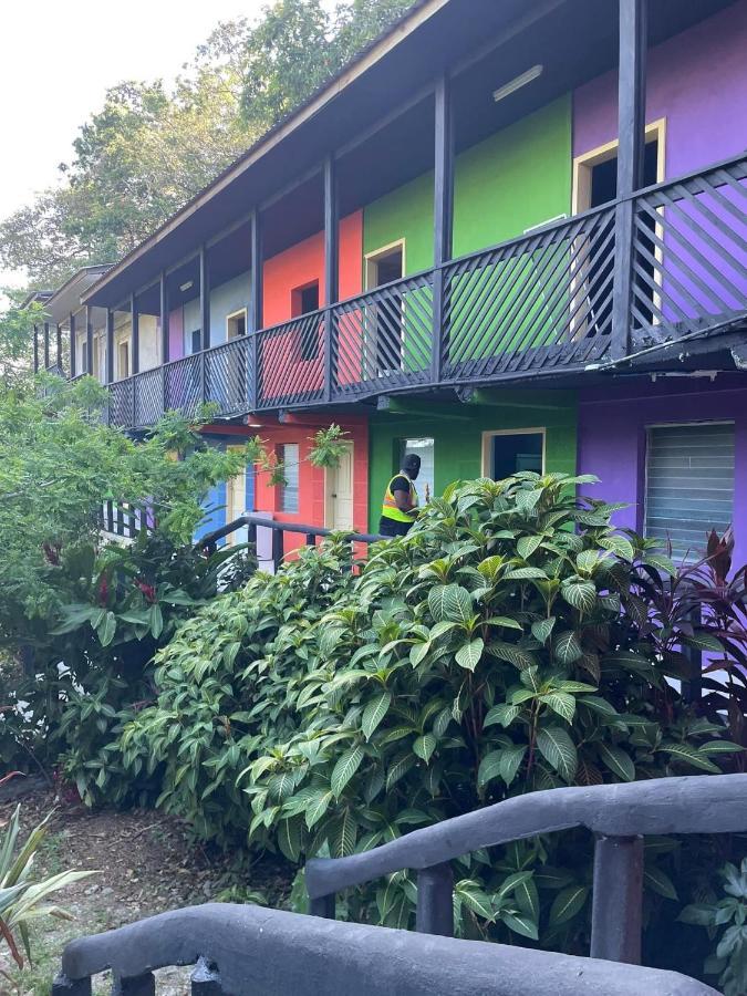 Airport Inn Roatan Luaran gambar